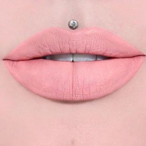 Velour Liquid Lipstick skin tight
